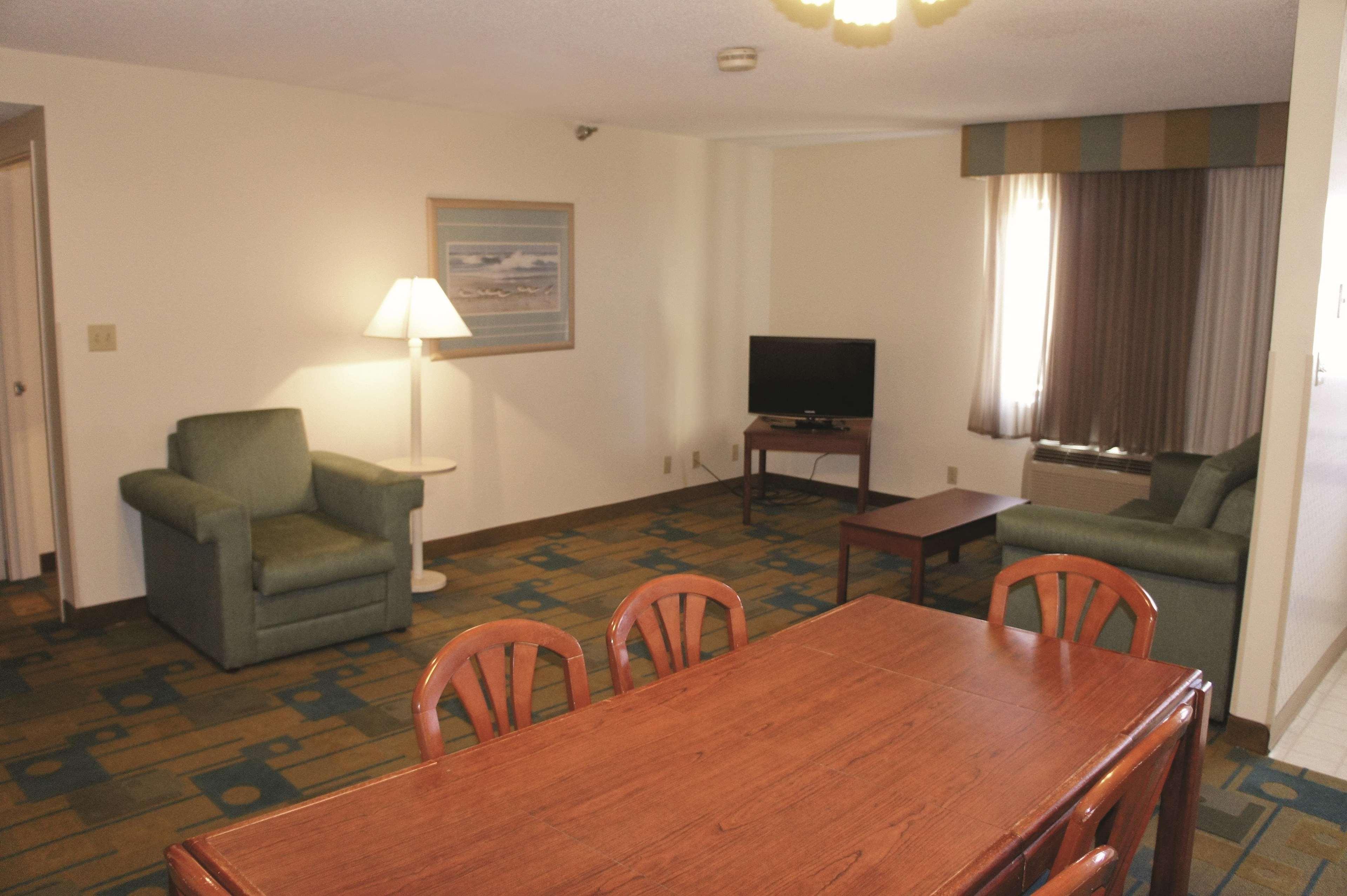 La Quinta By Wyndham Des Moines West Clive Ξενοδοχείο Εξωτερικό φωτογραφία